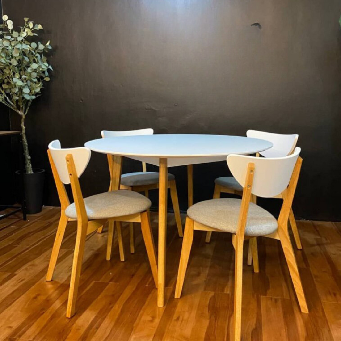 Nest Round Dining Table