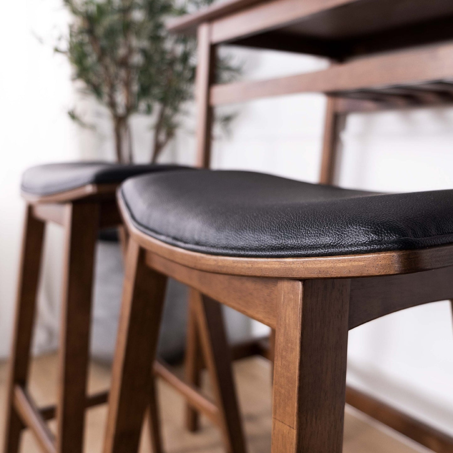 Airisa Bar Stool