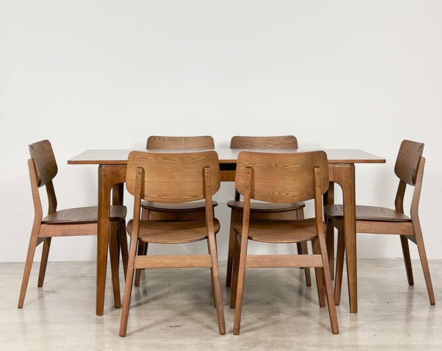 Pecan Extension 1.3m - 1.6m Dining Table with Henry Chairs