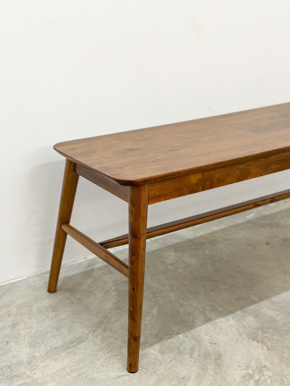 Aiko Bench in Medium Brown