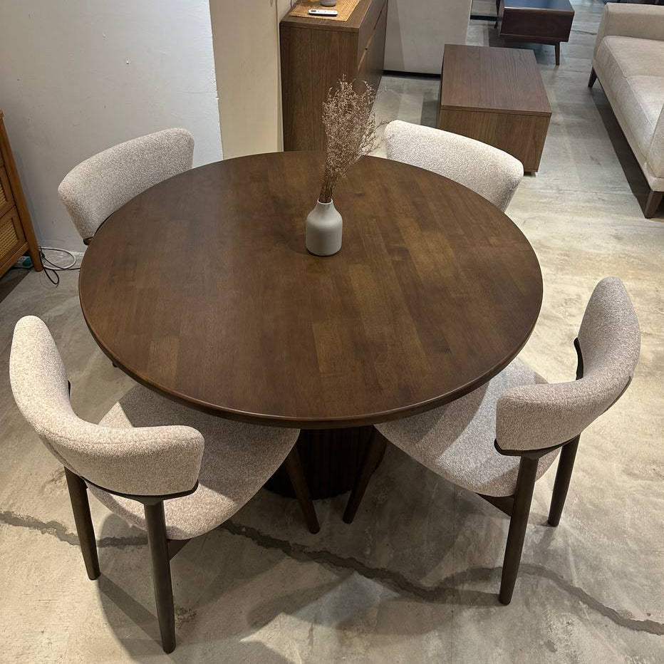Tuah 1.2m Round Dining Table with Lyra Chairs