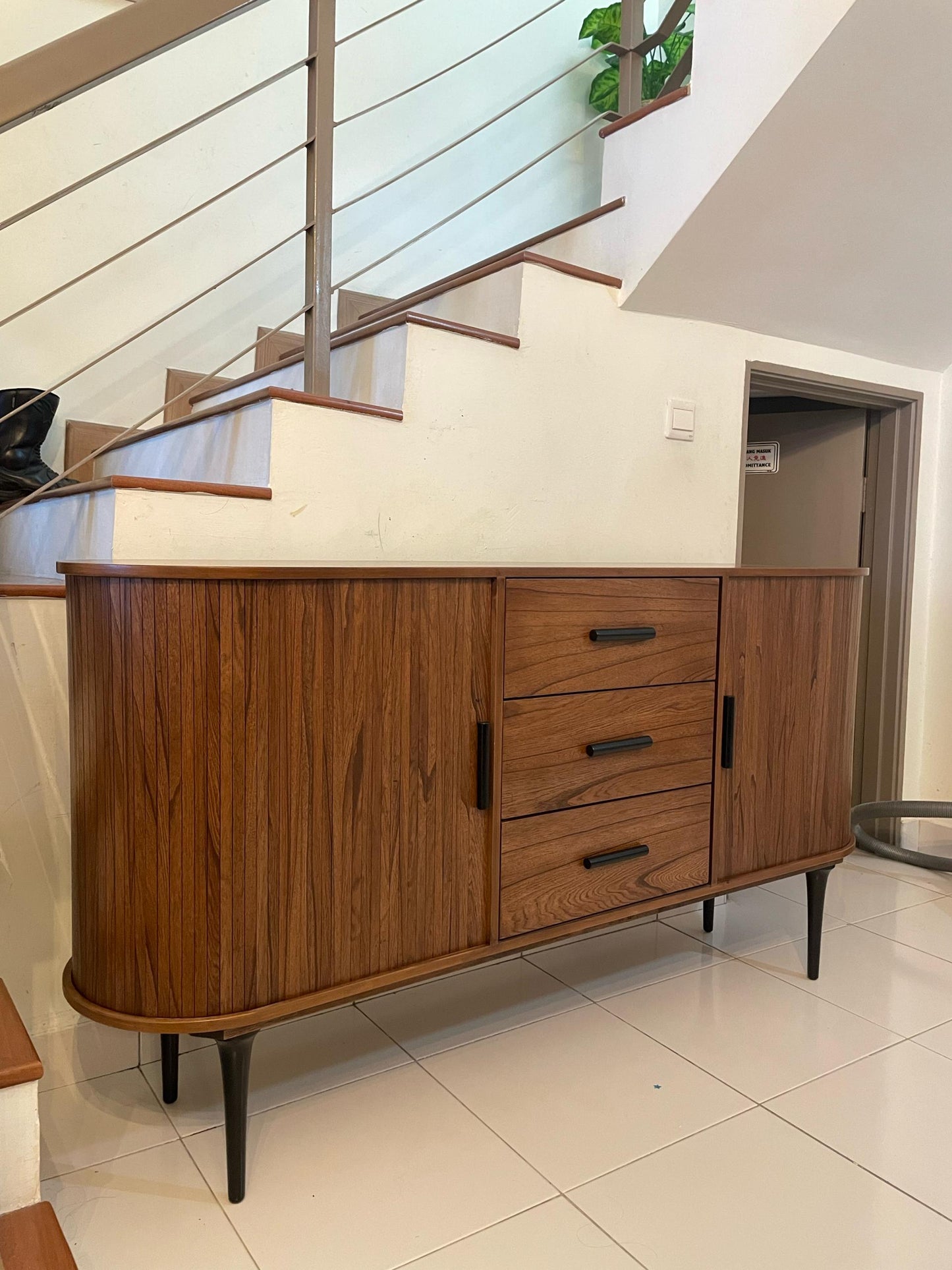 Arlo 1.6m Sideboard