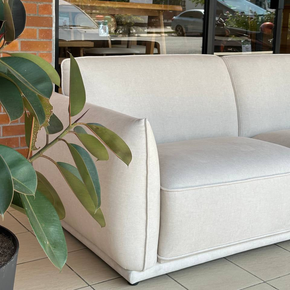 Soffia Sofa