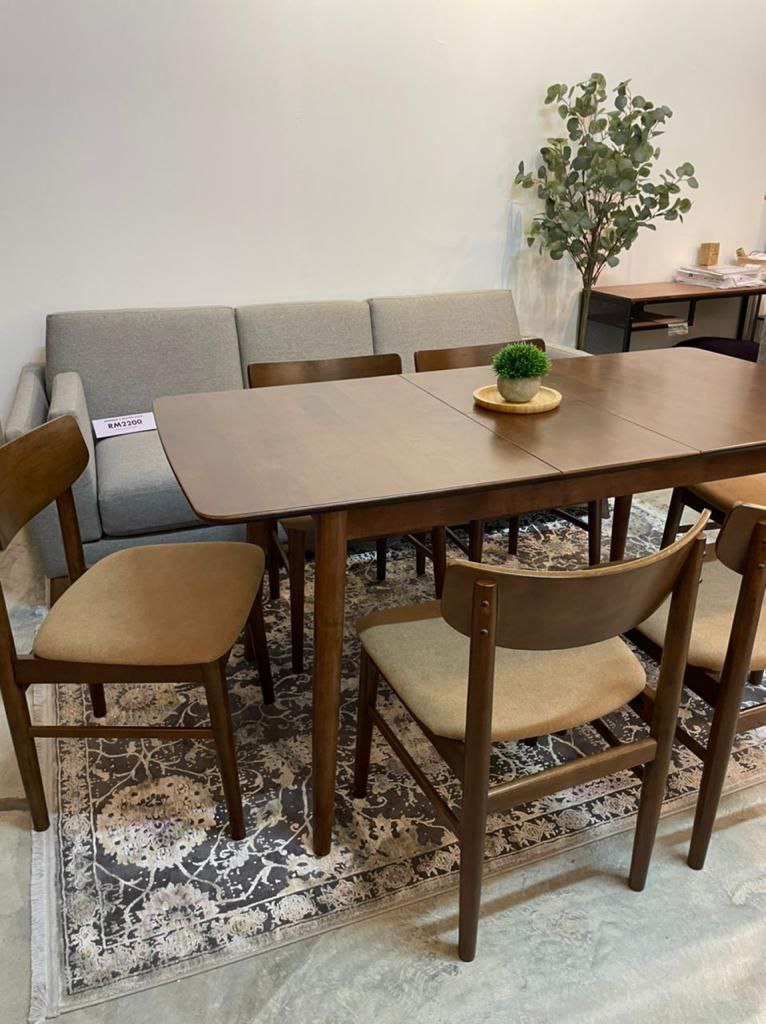Walnut 1.3m - 1.6m Extension Dining Table